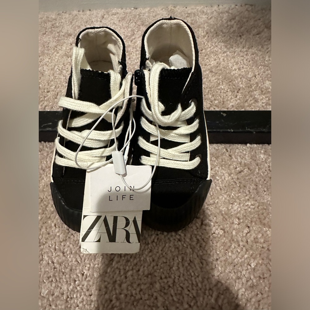 Brand New ZARA boys high top sneakers 6 1/2